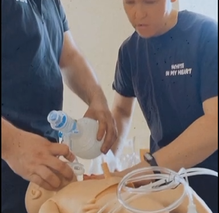 Практичний курс базової підтримки життя дітей PBLS (Pediatric Basic Life Support) у Каразінському
