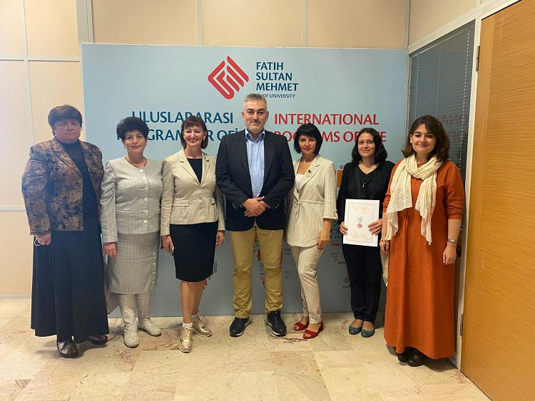 Викладачі кафедри загальної та клінічної патології пройшли міжнародне стажування в Університеті Фатіха Султана Мехмета (Туреччина)