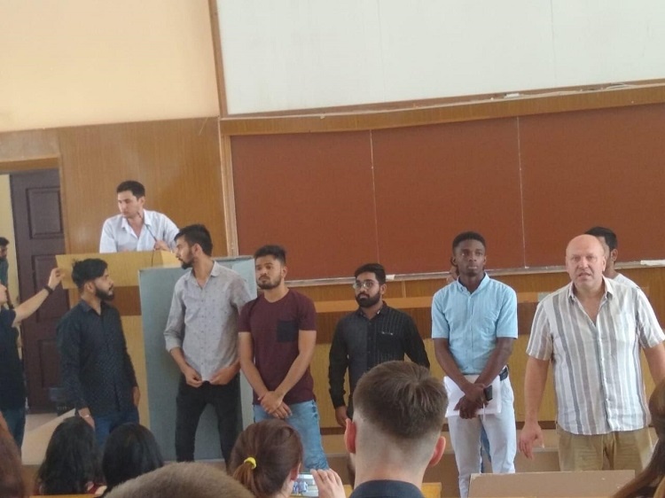 Студентська конференція щодо порушення чинного законодавства України під час впровадження та проведення Єдиного державного кваліфікаційного іспиту для студентів 3 курсу