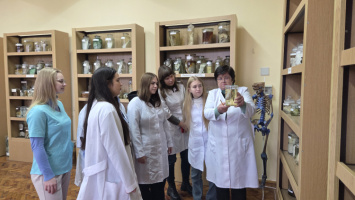 Заняття у патологоанатомічному музеї кафедри загальної та клінічної патології
