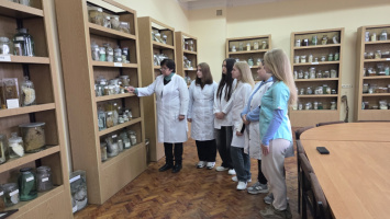 Заняття у патологоанатомічному музеї кафедри загальної та клінічної патології